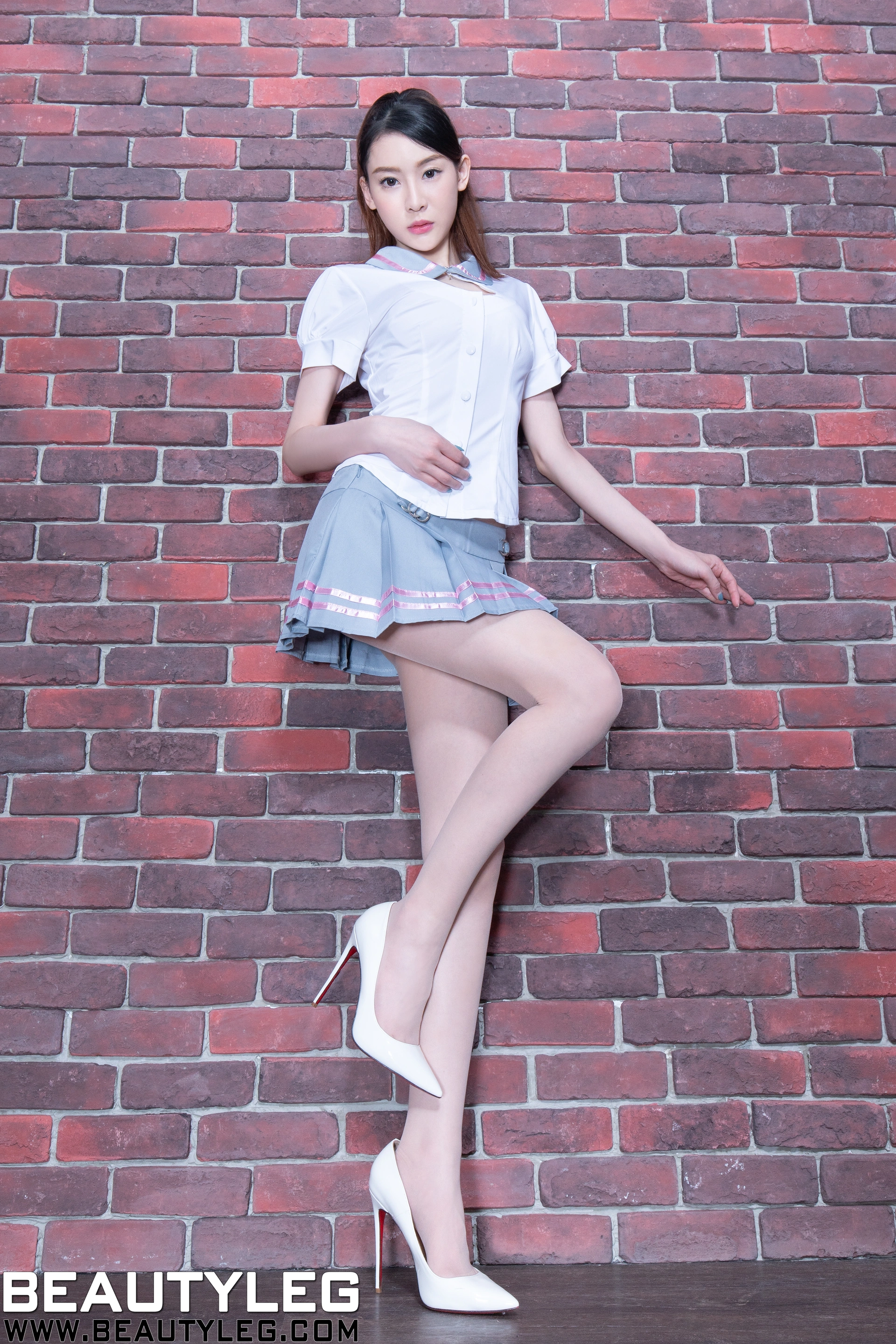 [BeautyLeg] No.1806 Emily 2